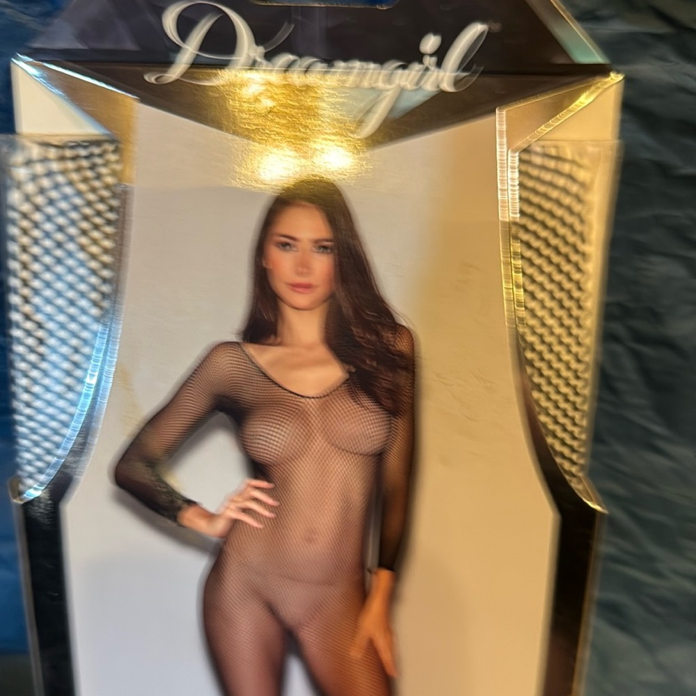 Long sleeve fishnet body stocking w/ open crotch
BRAND NEW